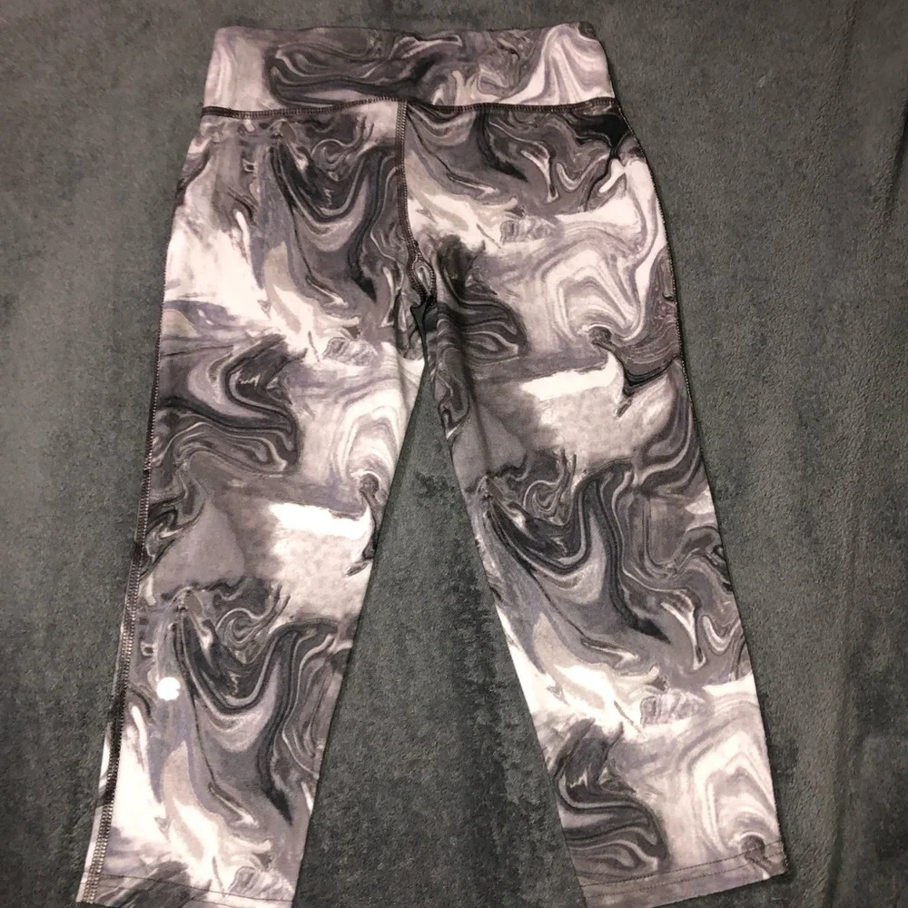 ❗️SOLD❗️C9 Champion•Black & White Marble Design Leggings - Picture 8 of 12